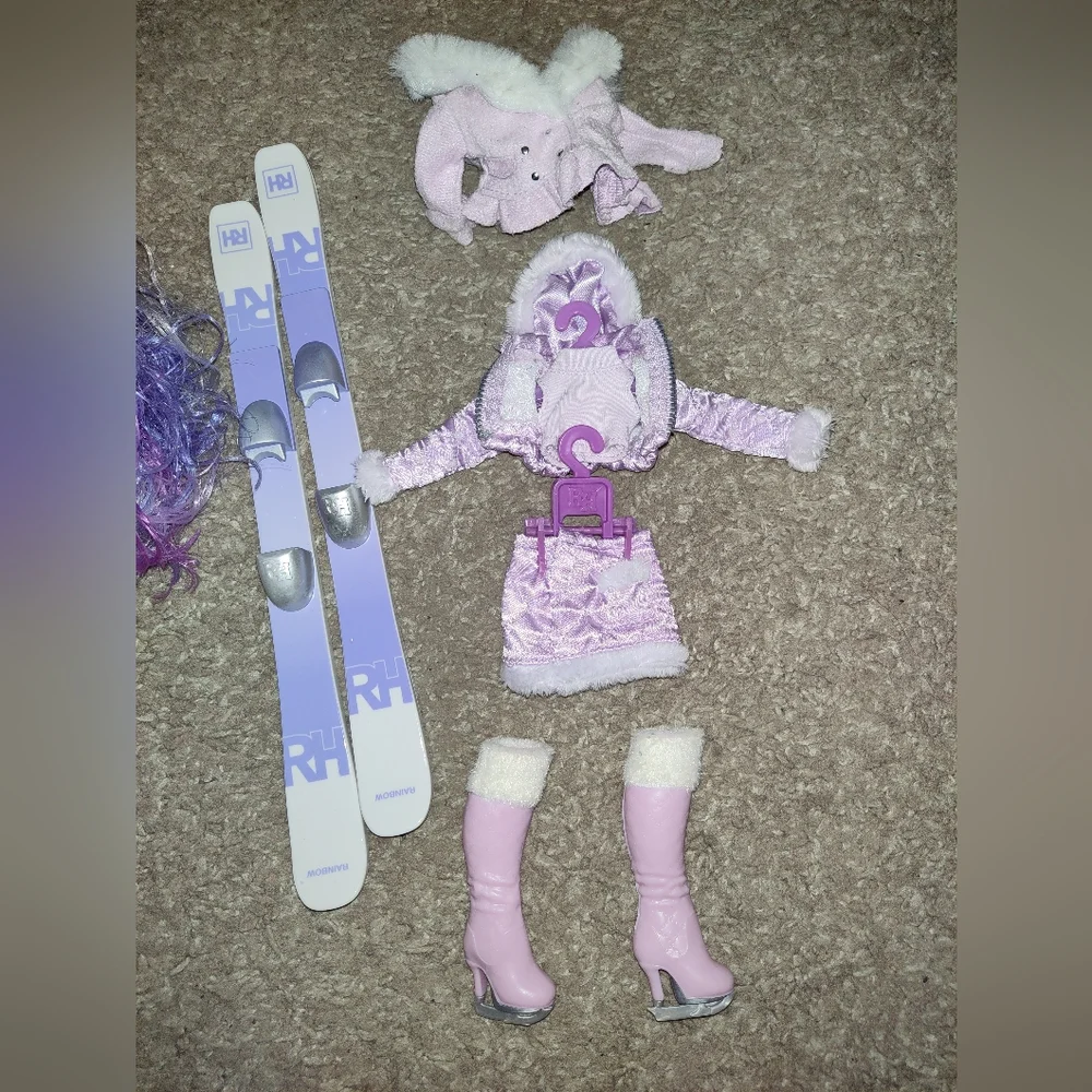 Rainbow High Winter Break Doll Purple Hair Skis Extra Outfit Boots RH MGA